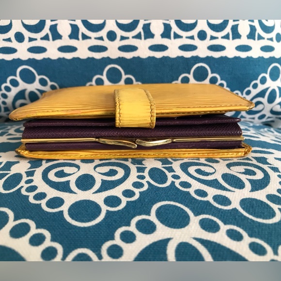 💥2/$250💥 Authentic Louis Vuitton Monogram Canvas Kiss Lock Bi Fold Wallet - Picture 3 of 14